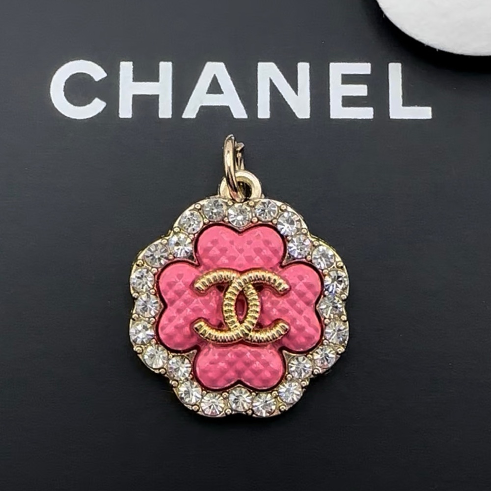 AUTHENTIC CHANEL PINK RHINESTONE CC CLOVER ZIPPER PULL PENDANT
